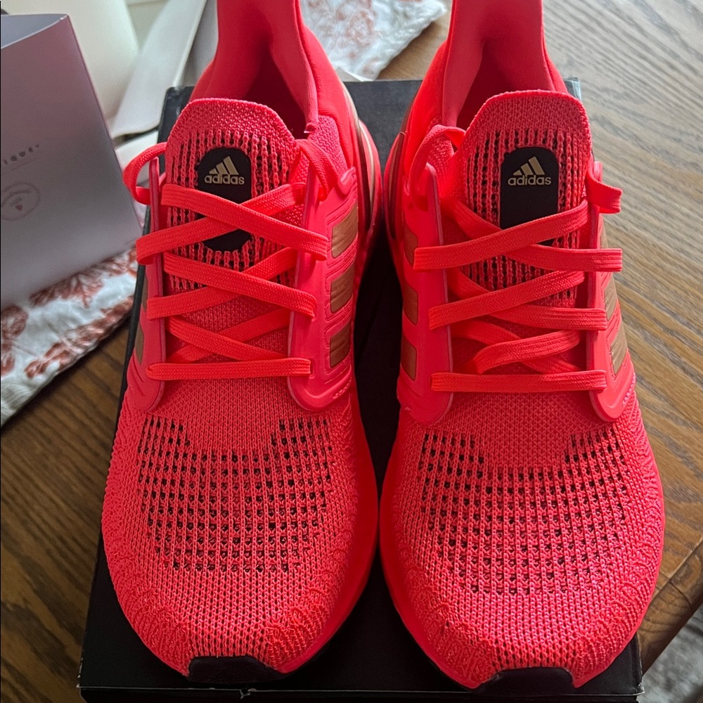 Adidas Ultraboost 20 W in Signal Pink - Picture 2 of 15